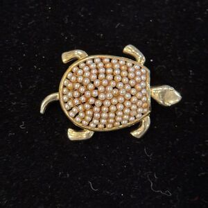 MARVELLA Gold Tone and Seed Bead Pearl Sea Turtle Brooch Vintage